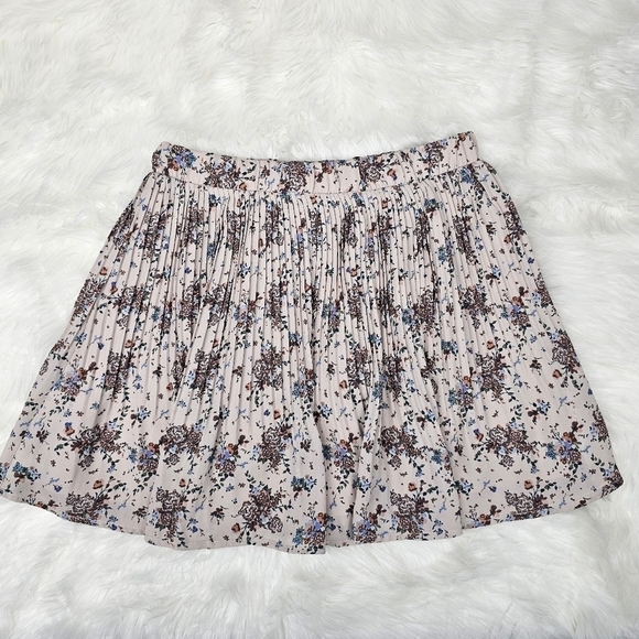 twik Dresses & Skirts - Twik Pleated Floral Mini Skirt Size Medium